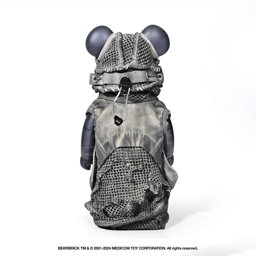 BE@RBRICK BWWT3 HAMCUS 400% Back View - Tactical Gear Details