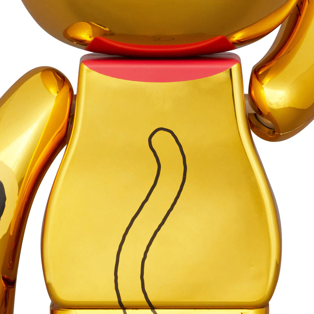 Close-up of the back of NY@BRICK Manekineko figure showing the curved tail.