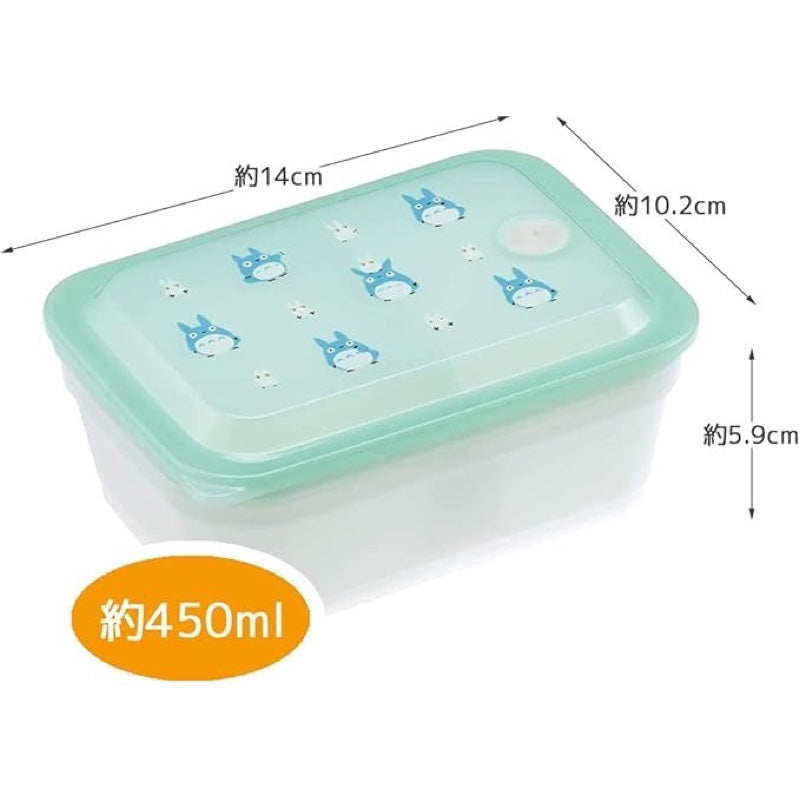 Dimensions of the Totoro 450ml lunch box – 14cm x 10.2cm x 5.9cm.

